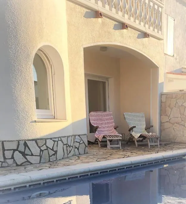 Villa 8 - 10 Personnes Avec Piscine Empuriabrava 0*,  Spain