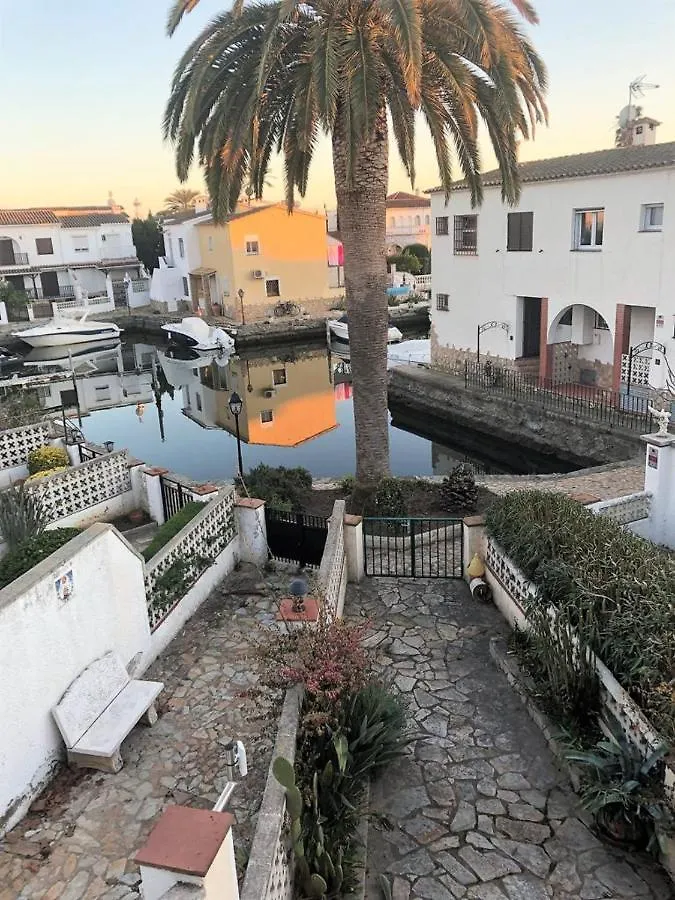 Villa 8 - 10 Personnes Avec Piscine Empuriabrava 0*,