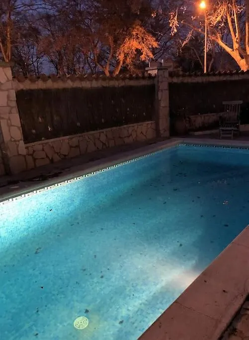 Villa 8 - 10 Personnes Avec Piscine Empuriabrava